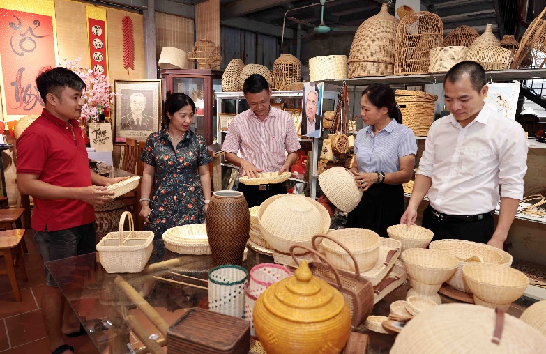 Đòn bẩy từ nguồn vốn ưu đãi: Chương trình cho vay tạo việc làm của Nghân hàng CSXH tiếp sức cho kinh tế Phú Nghĩa bứt phá bền vững- Ảnh 1.