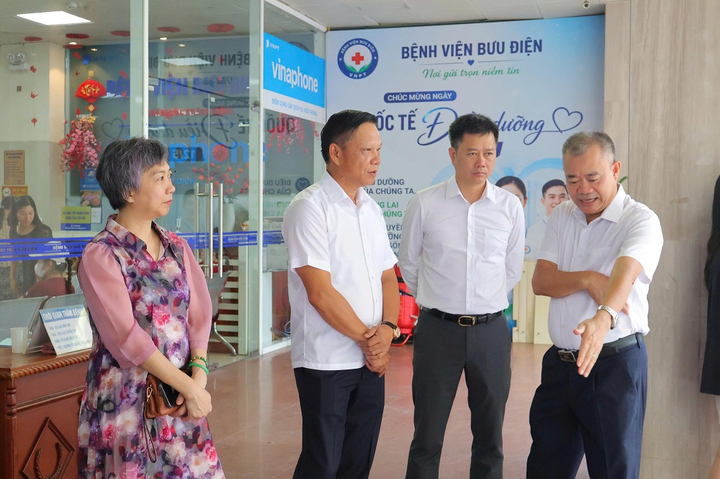 Phường Phương Liệt phối hợp với Bệnh viện Bưu Điện: Ra mắt bãi xe ô tô miễn phí giúp giải tỏa ùn tắc và lập lại trật tự đô thị- Ảnh 2.