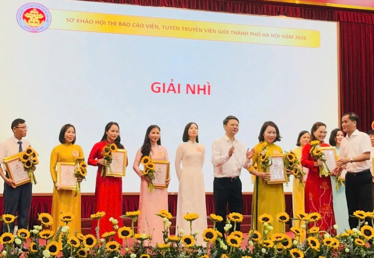 Hát Môn đạt giải Nhì tại sơ khảo hội thi báo cáo viên, tuyên truyền viên giỏi cấp Thành phố năm 2026- Ảnh 3.