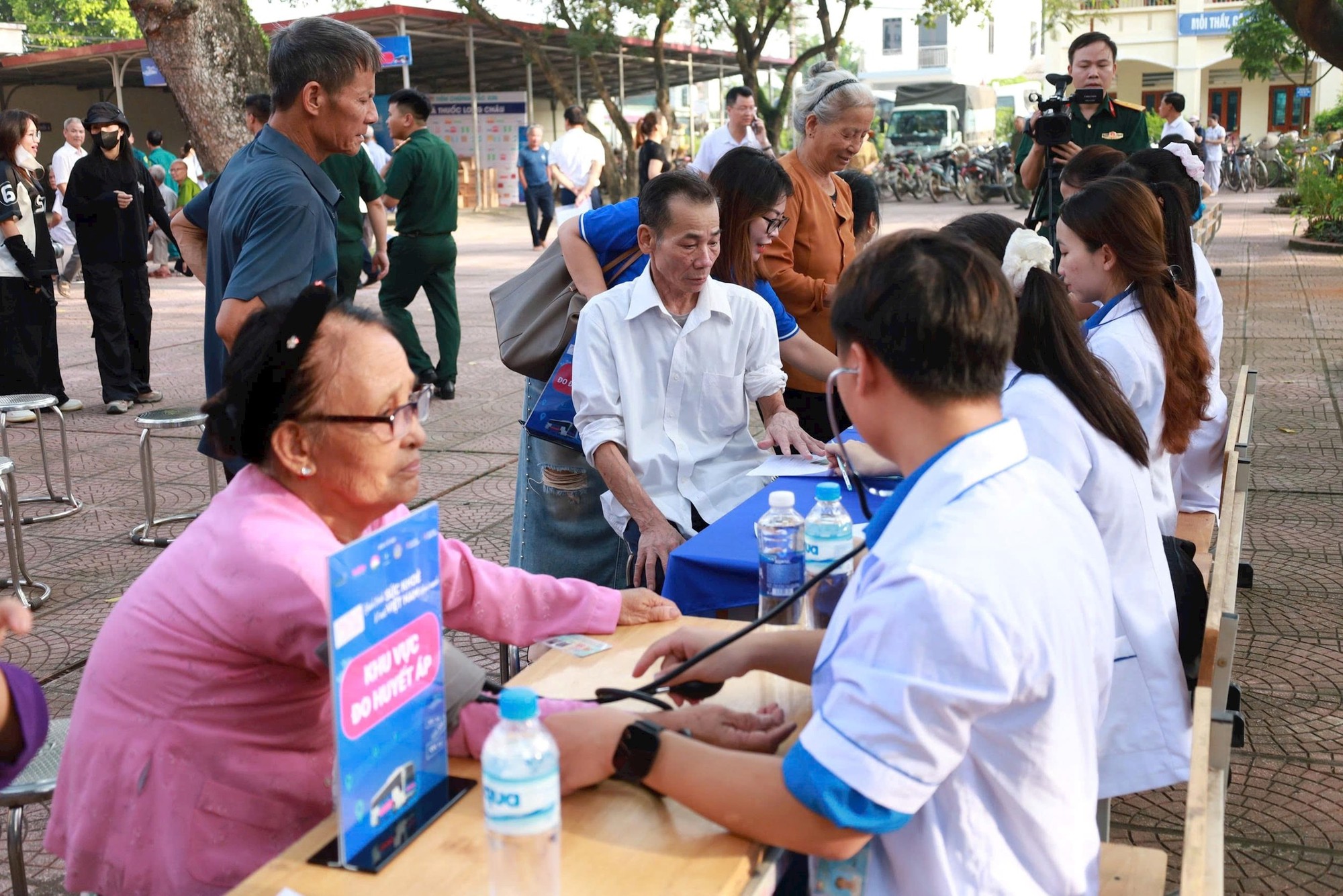 Chính quyền địa phương hai cấp: Dấu ấn từ vận hành bộ máy thông suốt, sát dân ở cơ sở- Ảnh 5.
