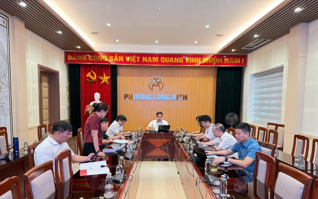 Phường Long Biên họp thảo luận dự thảo báo cáo Kinh tế, xã hội và điều hành ngân sách 6 tháng đầu năm