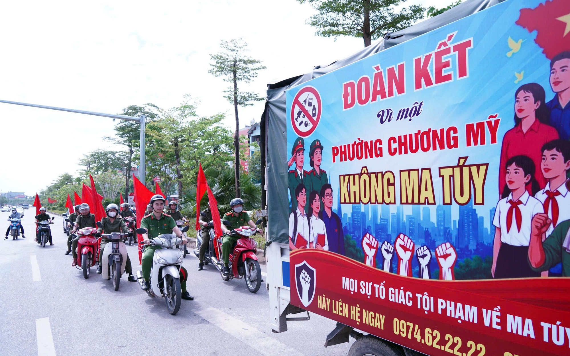 Công an phường Chương Mỹ tuyên truyền lưu động hưởng ứng Tháng hành động phòng, chống ma túy năm 2026