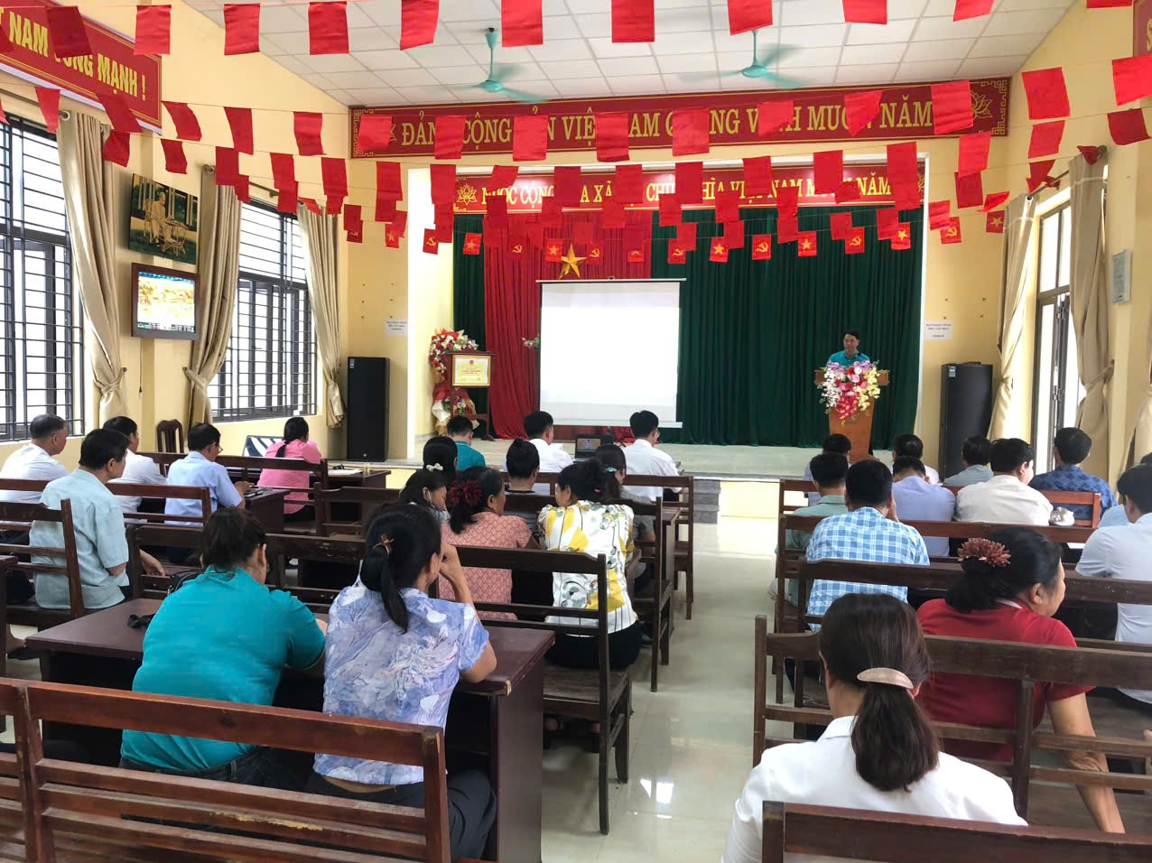 Xã Hồng Sơn sơ kết công tác Hội và phong trào nông dân 6 tháng đầu năm, triển khai nhiệm vụ 6 tháng cuối năm 2026- Ảnh 3.