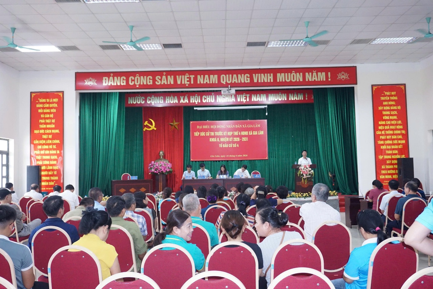 HĐND xã Gia Lâm tiếp xúc cử tri trước kỳ họp thứ 4 HĐND xã khóa II, nhiệm kỳ 2026-2031- Ảnh 1.