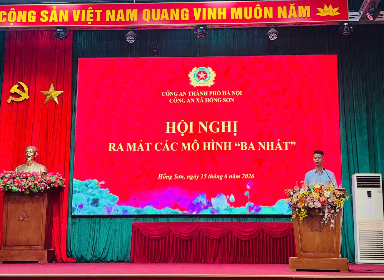 D:\3. Tuyên truyền CAX Hồng Sơn\z7940903589155_20a64d9769df4c2082a7ce4ff2e0eb20.jpg