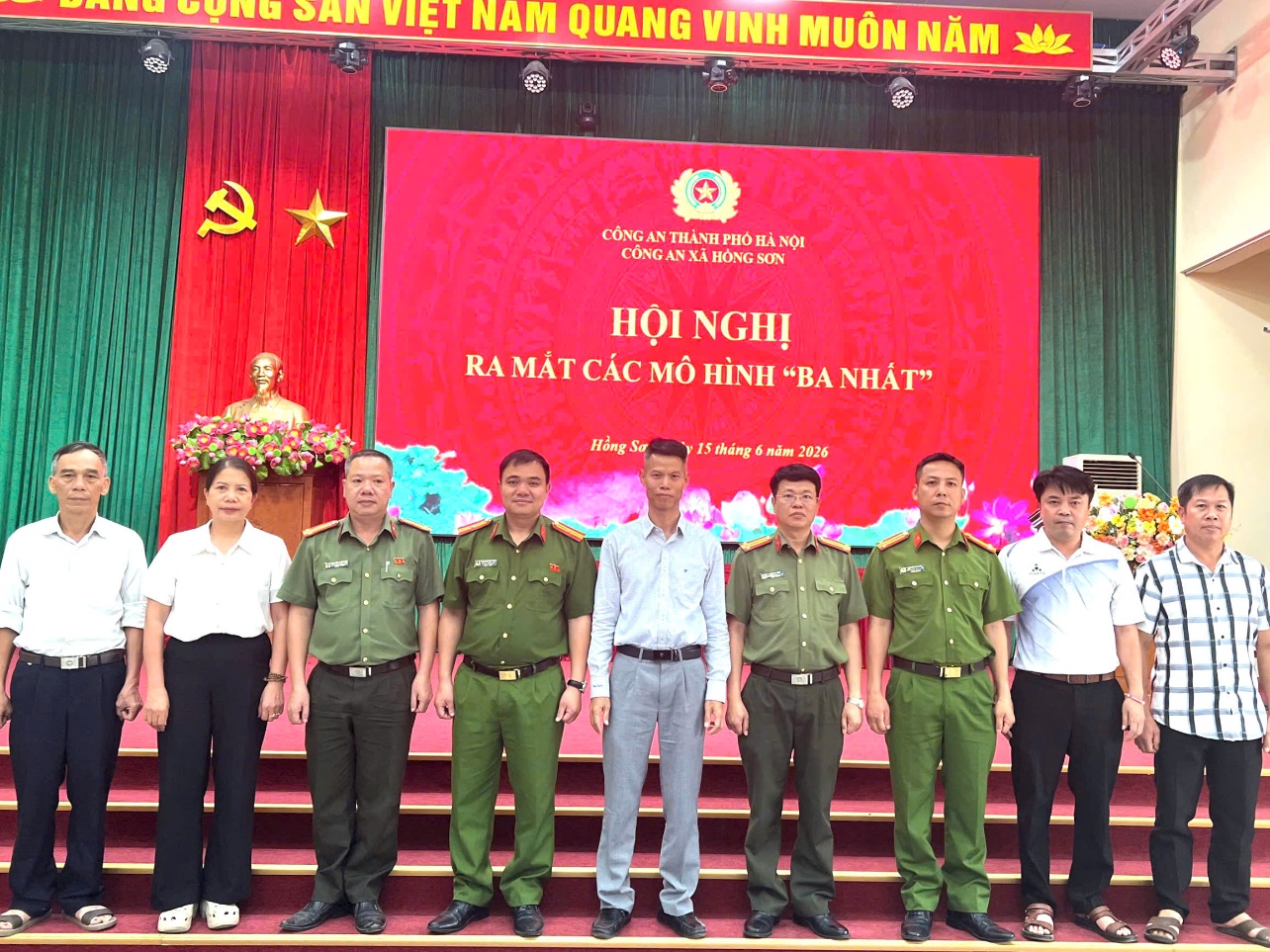 D:\3. Tuyên truyền CAX Hồng Sơn\z7940903598033_5a6b3ff1ed2208a2893602ddae7494fb.jpg