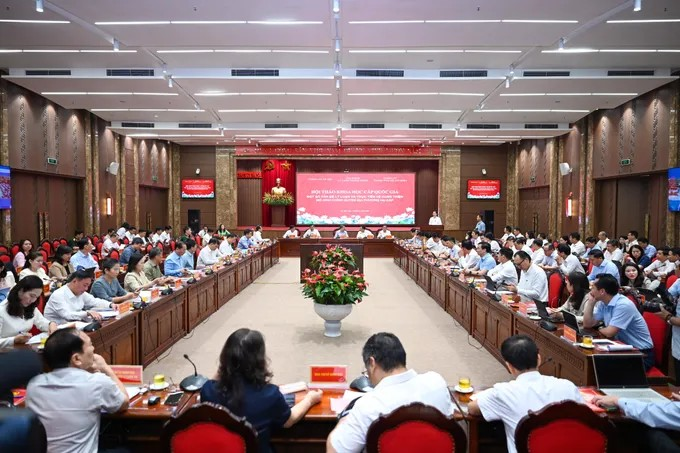 Phú Xuyên tham dự hội thảo khoa học cấp Quốc gia về hoàn thiện mô hình chính quyền địa phương 2 cấp- Ảnh 2.