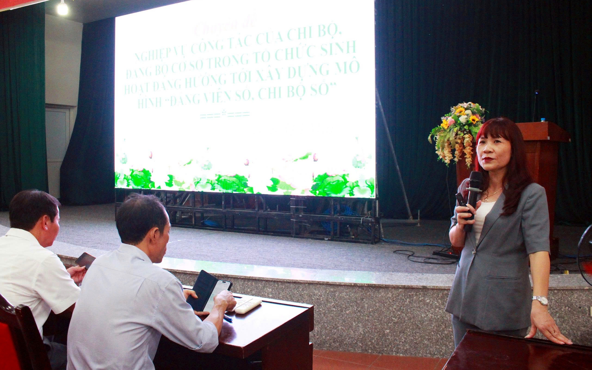 Khai giảng lớp bồi dưỡng lý luận chính trị và nghiệp vụ công tác Đảng năm 2026