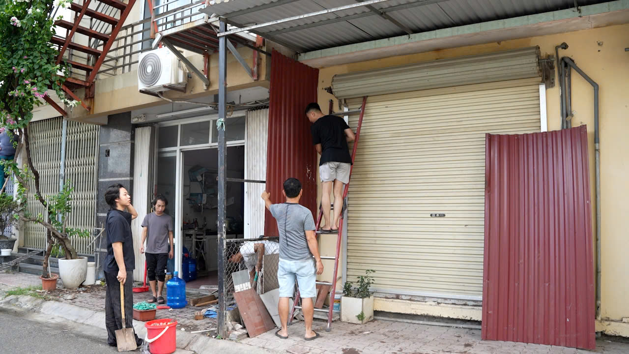 Hoài Đức ra quân giải tỏa vi phạm hành lang giao thông trên Quốc lộ 32, Tỉnh lộ 422 và khu đất dịch vụ Ba Gò- Ảnh 6.