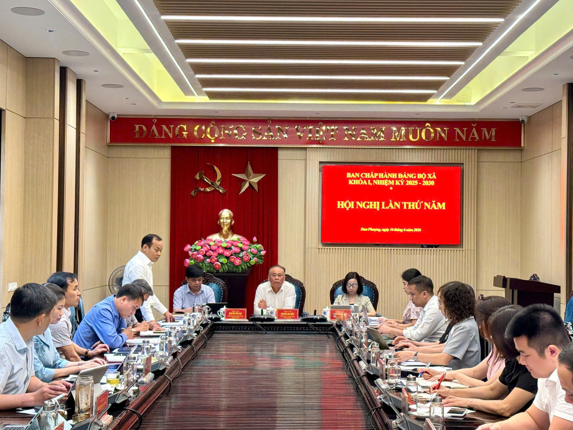 Hội nghị lần thứ Năm Ban Chấp hành Đảng bộ xã Đan Phượng khóa I nhiệm kỳ 2025–2030 thảo luận nhiều nội dung quan trọng- Ảnh 1.