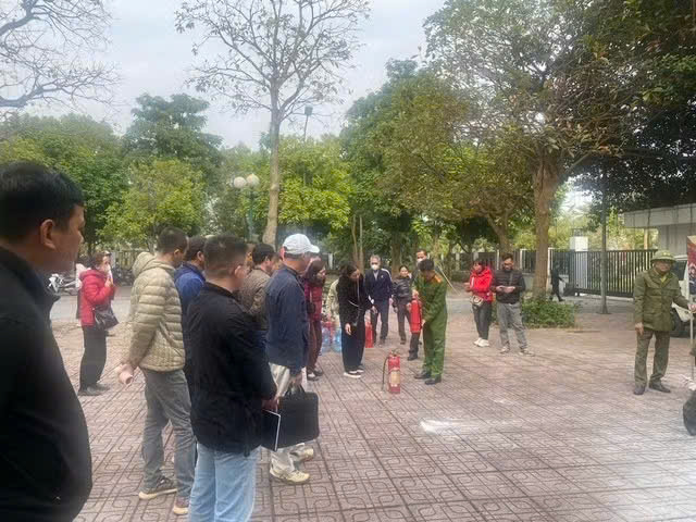 Công an phường Việt Hưng tổ chức tuyên truyền, phổ biến pháp luật và tập huấn nghiệp vụ về phòng cháy, chữa cháy và cứu nạn, cứu hộ- Ảnh 2.