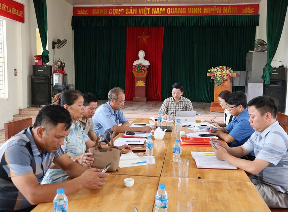 Đoàn công tác của Đảng ủy đã kiểm tra tại thôn Tiến Tiên- Ảnh 1.