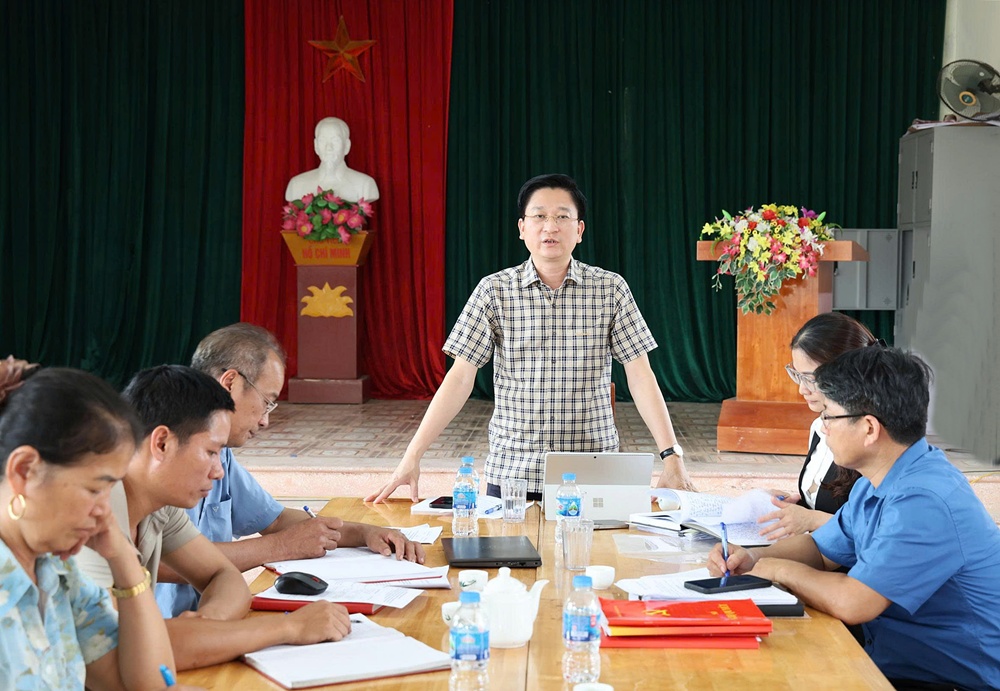Đoàn công tác của Đảng ủy đã kiểm tra tại thôn Tiến Tiên- Ảnh 3.