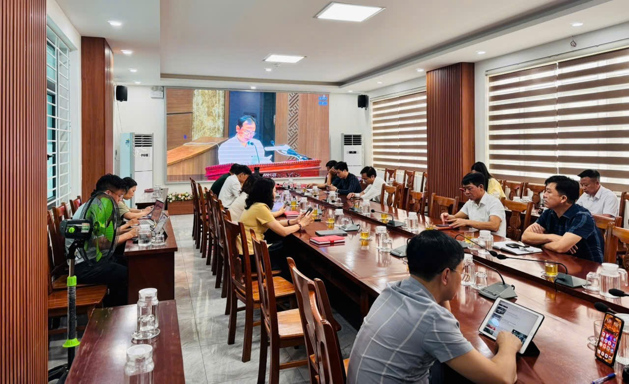 Xã Ô Diên tiếp sóng trực tuyến hội thảo khoa học cấp Quốc gia về hoàn thiện mô hình chính quyền địa phương 2 cấp- Ảnh 2.