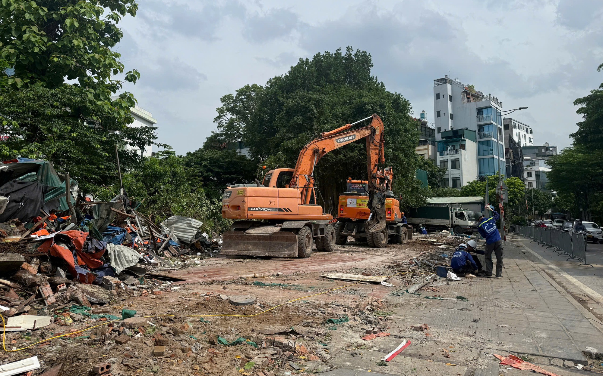 Từ đối thoại đến đồng thuận: Hộ dân tự nguyện bàn giao mặt bằng vi phạm đất đai
