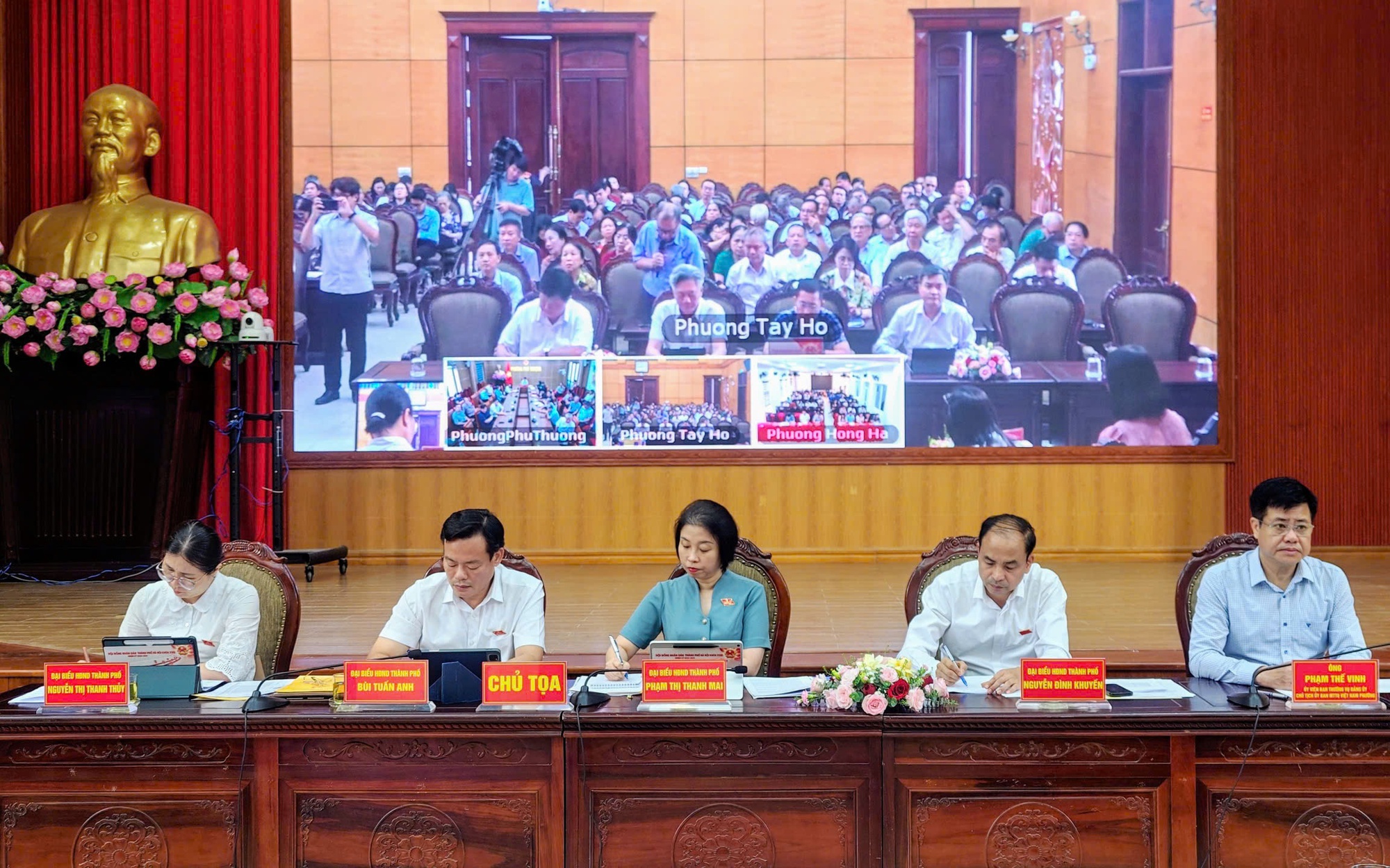 Tổ đại biểu số 6 HĐND thành phố Hà Nội tiếp xúc cử tri trước kỳ họp thường lệ giữa năm 2026