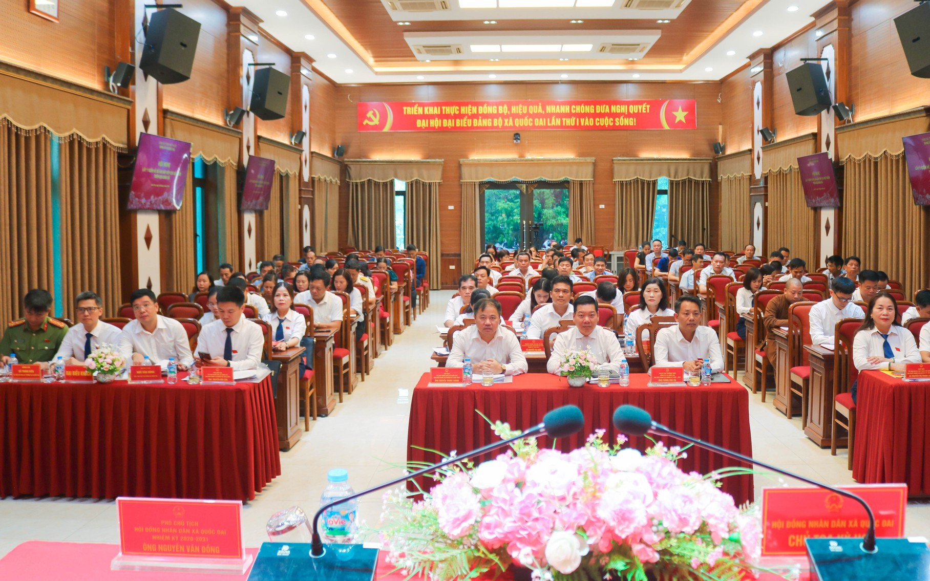 Quốc Oai tổ chức hội nghị xin ý kiến các đồng chí lãnh đạo chủ chốt qua các thời kỳ về Đề án sắp xếp lại chi bộ thôn trên địa bàn xã