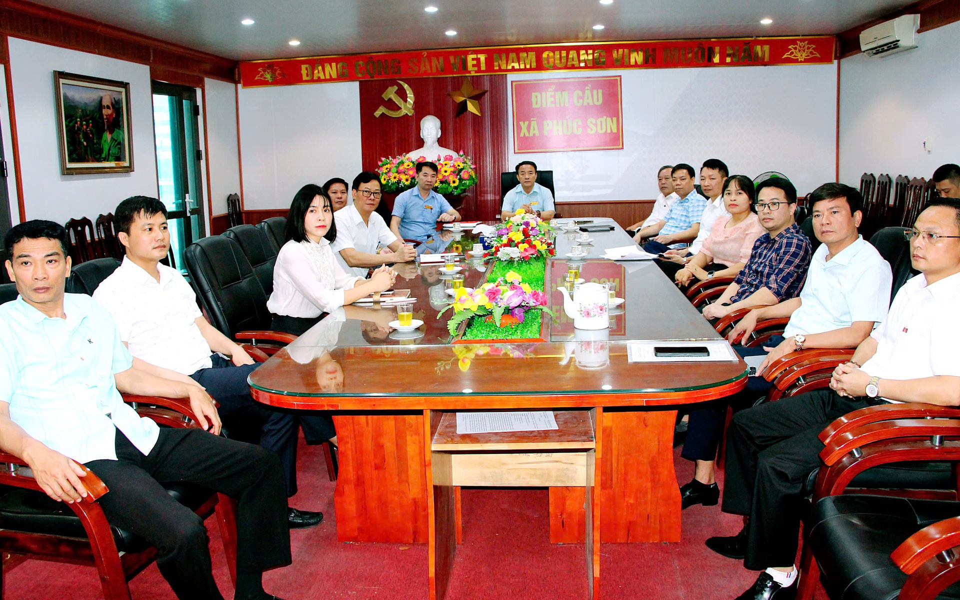 ĐẢNG ỦY XÃ PHÚC SƠN THAM DỰ HỘI THẢO KHOA HỌC QUỐC GIA VỀ HOÀN THIỆN MÔ HÌNH CHÍNH QUYỀN ĐỊA PHƯƠNG HAI CẤP