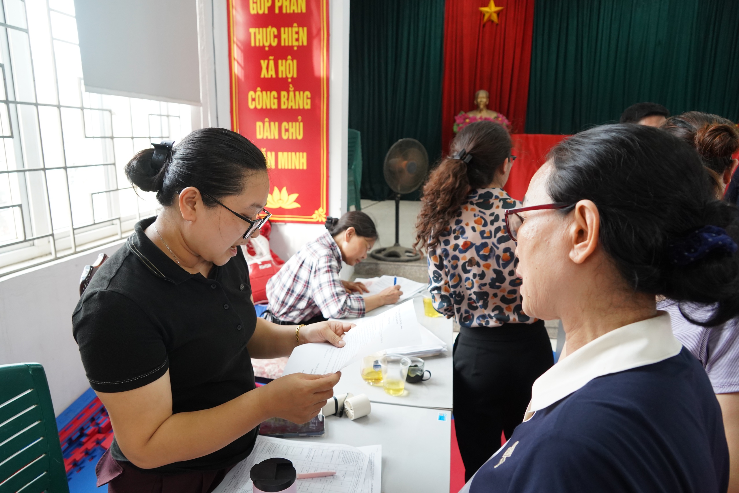 Chủ tịch UBND phường Chương Mỹ - Trịnh Duy Oai tăng cường đối thoại, vận động nhân dân bàn giao mặt bằng sớm thực hiện Dự án Cải tạo, nâng cấp Quốc lộ 6 đoạn Ba La - Xuân Mai- Ảnh 11.