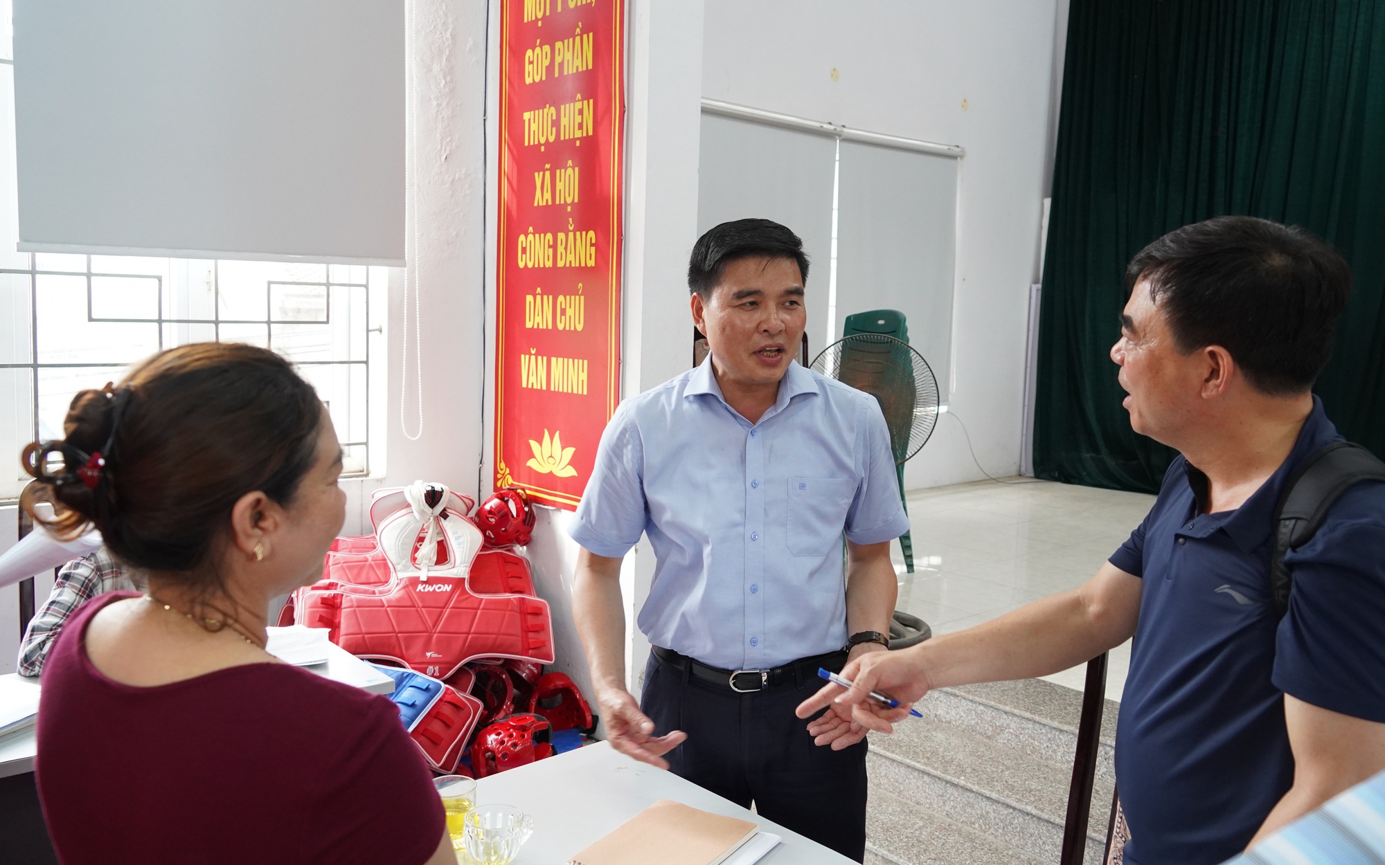 Chủ tịch UBND phường Chương Mỹ - Trịnh Duy Oai tăng cường đối thoại, vận động nhân dân bàn giao mặt bằng sớm thực hiện Dự án Cải tạo, nâng cấp Quốc lộ 6 đoạn Ba La - Xuân Mai
