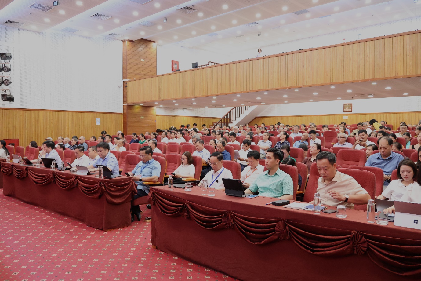 Cử tri các phường Việt Hưng, Long Biên, Bồ Đề và Phúc Lợi tiếp xúc Đại biểu HĐND thành phố Hà Nội trước kỳ họp thường lệ giữa năm 2026- Ảnh 1.