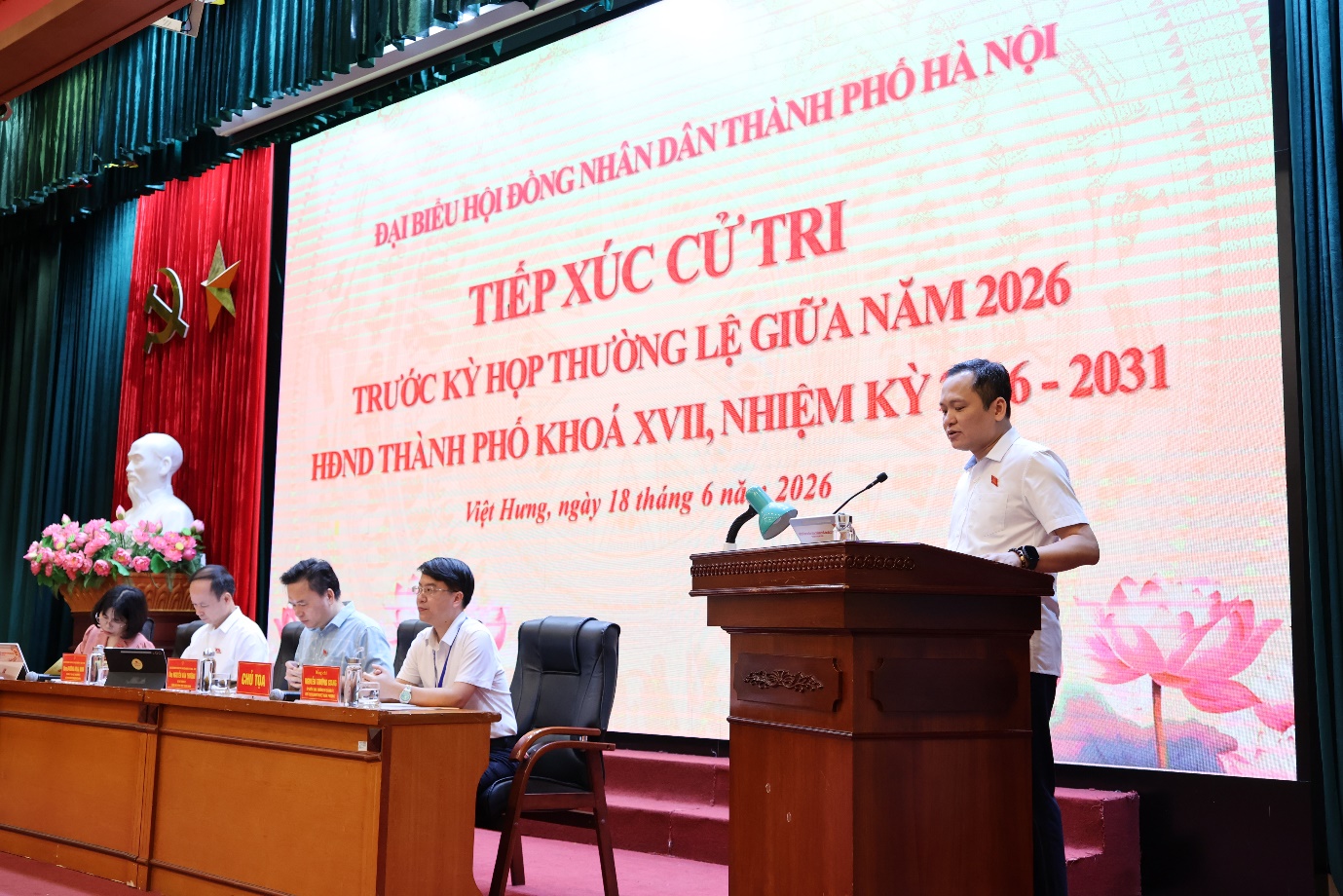 Cử tri các phường Việt Hưng, Long Biên, Bồ Đề và Phúc Lợi tiếp xúc Đại biểu HĐND thành phố Hà Nội trước kỳ họp thường lệ giữa năm 2026- Ảnh 4.