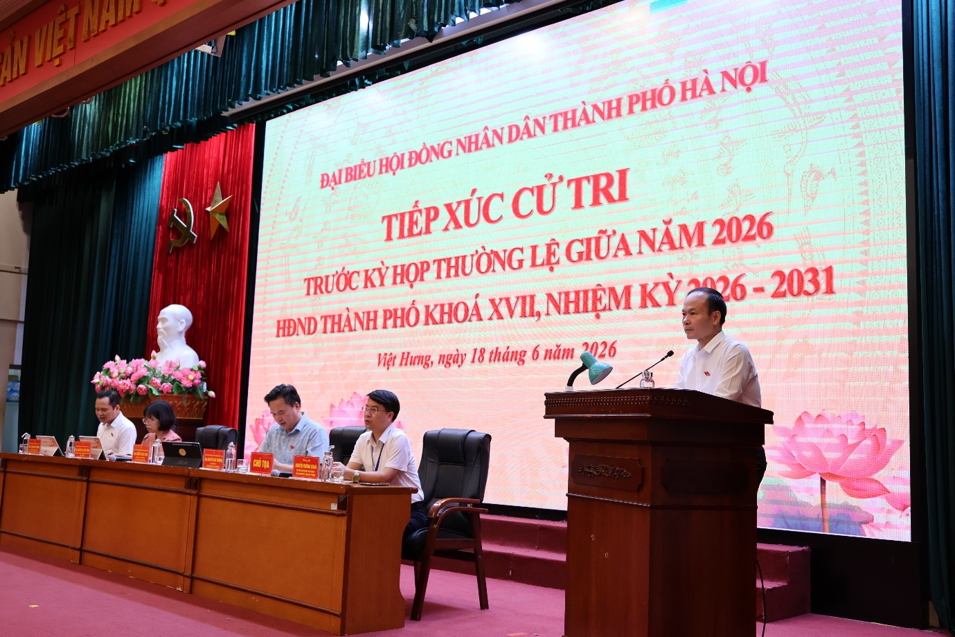 Cử tri các phường Việt Hưng, Long Biên, Bồ Đề và Phúc Lợi tiếp xúc Đại biểu HĐND thành phố Hà Nội trước kỳ họp thường lệ giữa năm 2026- Ảnh 7.