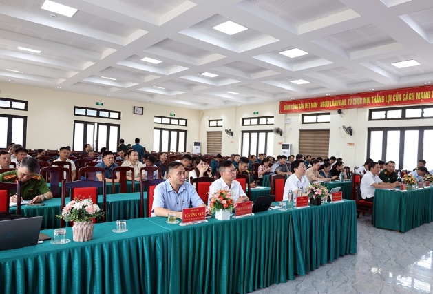 Xuân Mai Sơ kết công tác Quân sự, quốc phòng địa phương 6 tháng đầu năm; Tổng kết thi hành Luật Quốc phòng năm 2018, Luật DQTV năm 2019, Luật GDQP&AN năm 2013- Ảnh 1.
