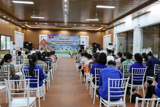 Xuân Mai: Khai mạc lớp học bơi; phổ cập phòng, chống tai nạn sông nước cho trẻ em trên địa bàn xã năm 2026- Ảnh 1.