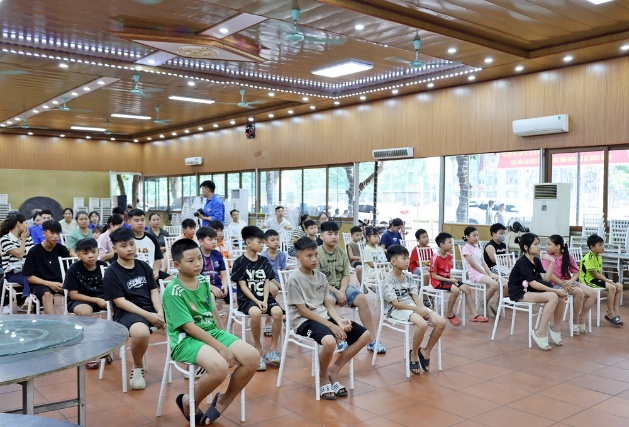 Xuân Mai: Khai mạc lớp học bơi; phổ cập phòng, chống tai nạn sông nước cho trẻ em trên địa bàn xã năm 2026- Ảnh 2.