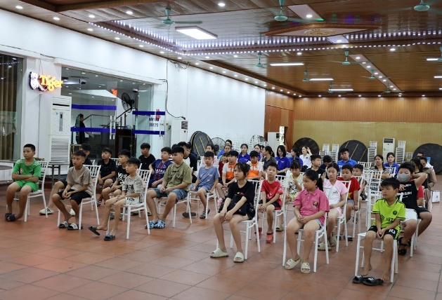Xuân Mai: Khai mạc lớp học bơi; phổ cập phòng, chống tai nạn sông nước cho trẻ em trên địa bàn xã năm 2026- Ảnh 3.