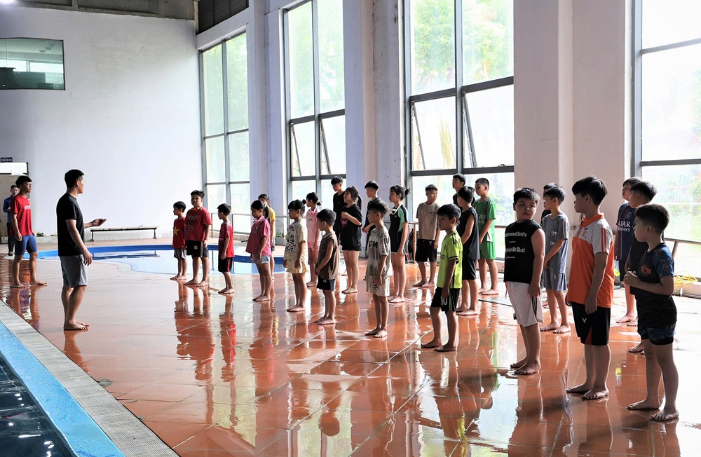 Xuân Mai: Khai mạc lớp học bơi; phổ cập phòng, chống tai nạn sông nước cho trẻ em trên địa bàn xã năm 2026- Ảnh 8.