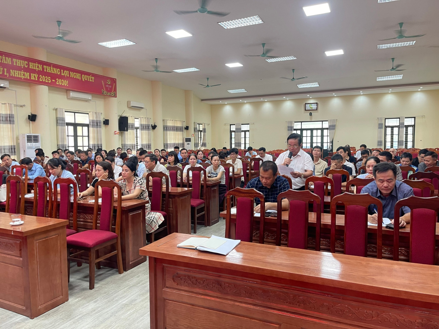 UBND xã Ô Diên tổ chức đối thoại với doanh nghiệp, hợp tác xã, hộ kinh doanh trên địa bàn xã.- Ảnh 3.