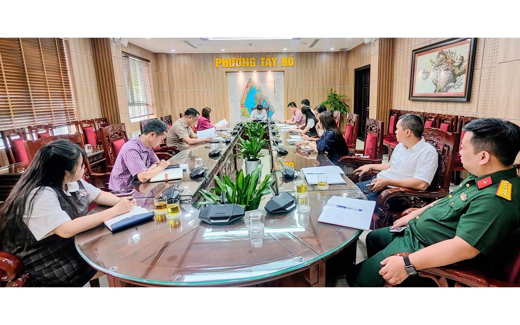 Phường Tây Hồ: Triển khai phương án khám sức khỏe định kỳ và lập hồ sơ điện tử qua VNeID cho hơn 100.000 người dân