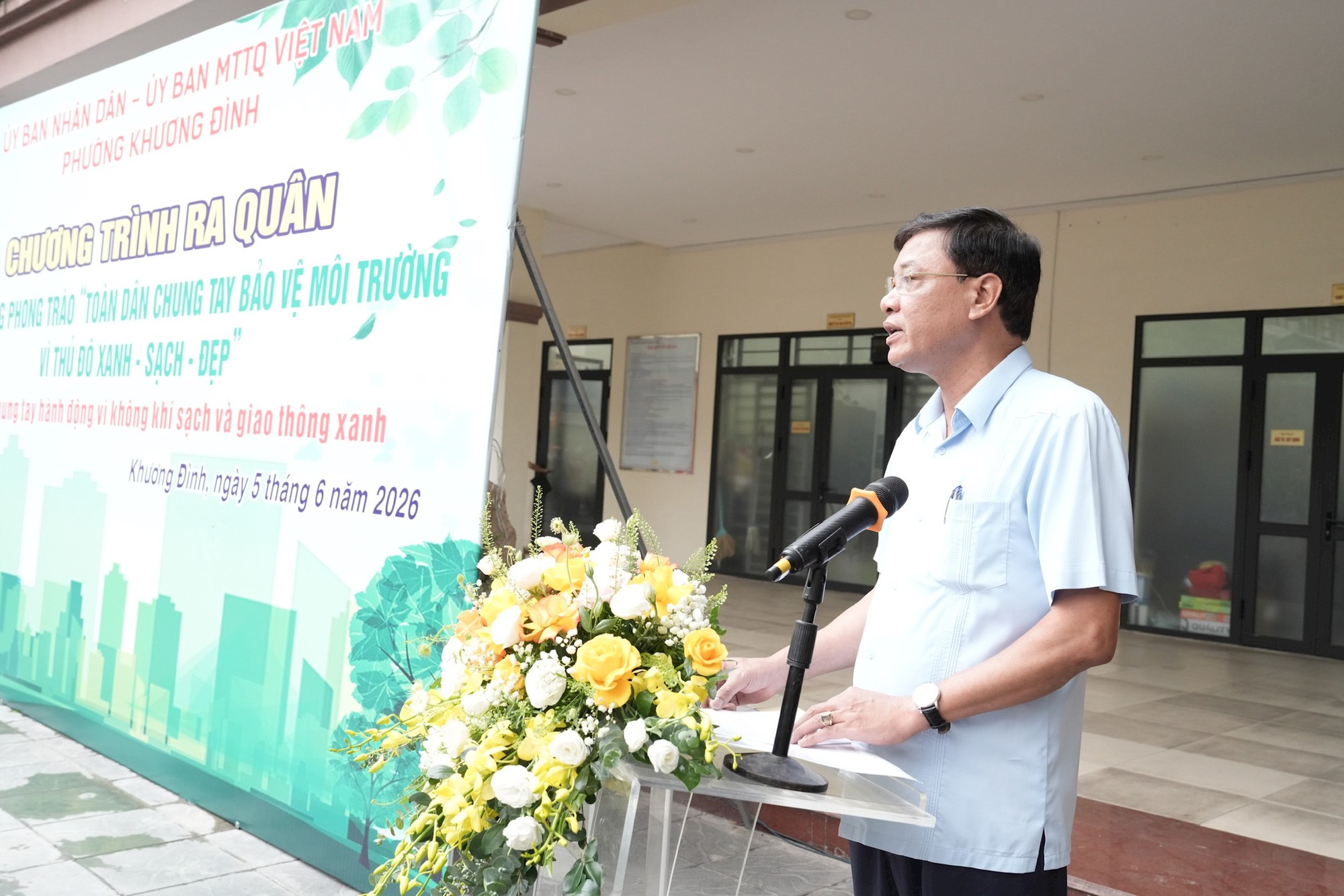 Phường Khương Đình ra quân tổng vệ sinh môi trường đường Vành đai 2,5- Ảnh 2.