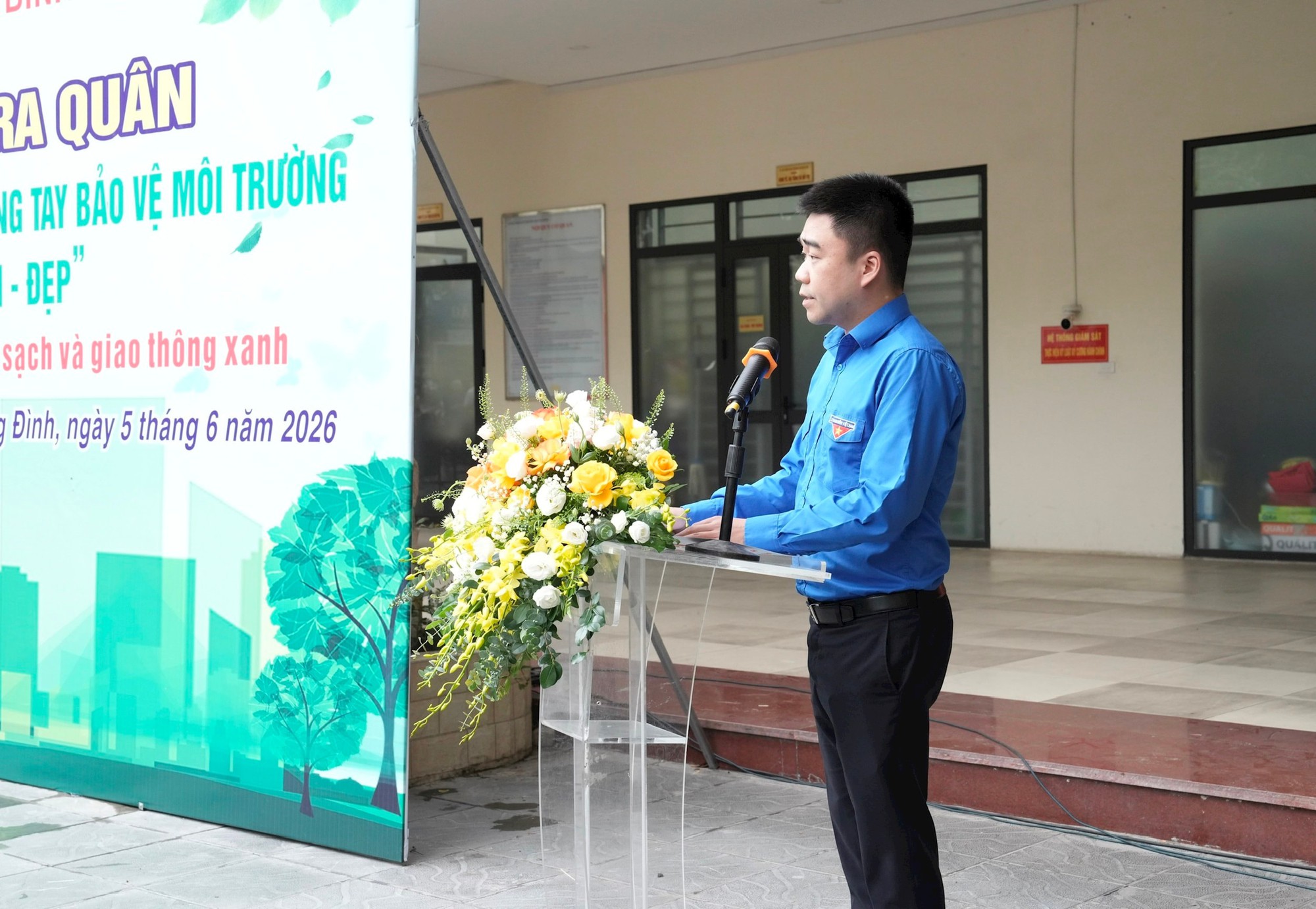 Phường Khương Đình ra quân tổng vệ sinh môi trường đường Vành đai 2,5- Ảnh 3.