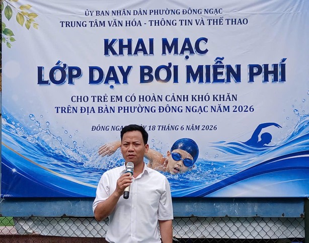 Đông Ngạc tổ chức lớp học bơi miễn phí cho trẻ em có hoàn cảnh khó khăn- Ảnh 1.