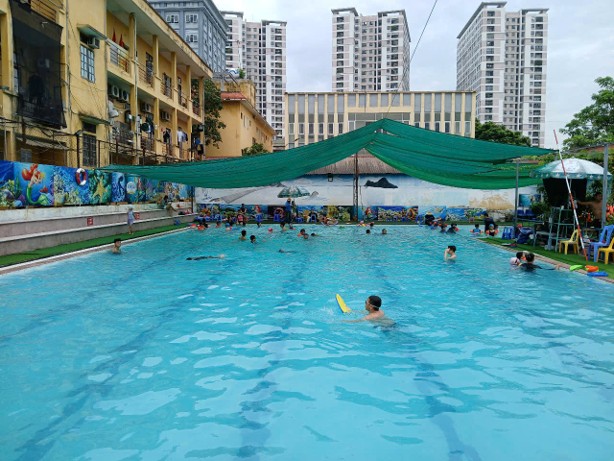 Đông Ngạc tổ chức lớp học bơi miễn phí cho trẻ em có hoàn cảnh khó khăn- Ảnh 2.