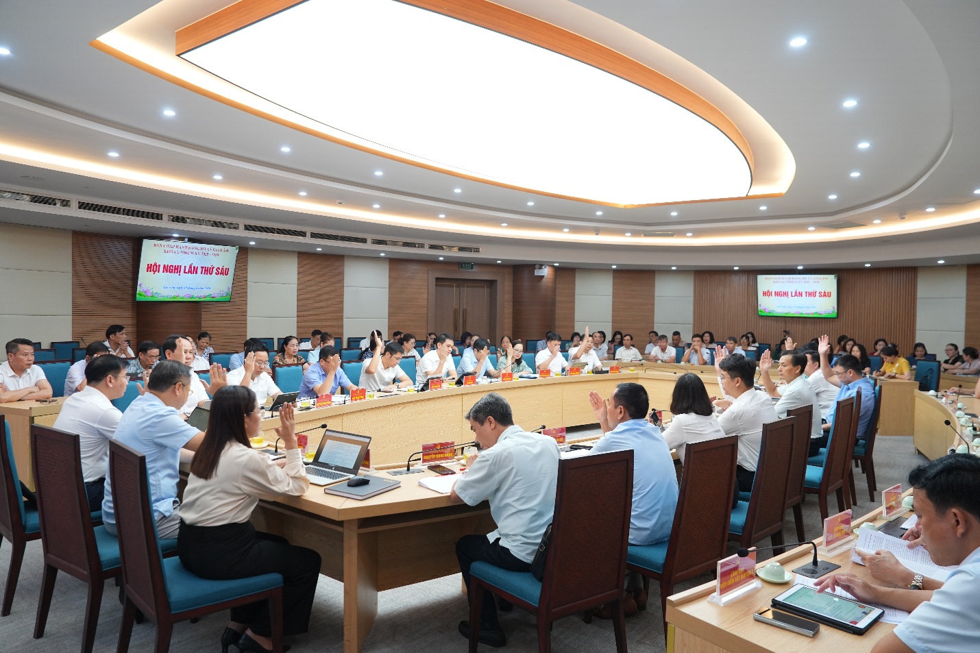 Hội nghị Ban Chấp hành Đảng bộ xã Gia Lâm thảo luận nhiều nội dung quan trọng- Ảnh 7.
