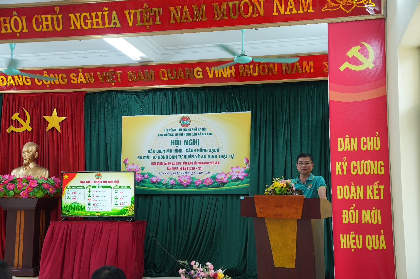 HỘI NÔNG DÂN XÃ GIA LÂM GẮN BIỂN CÔNG TRÌNH “CÁNH ĐỒNG SẠCH” VÀ RA MẮT TỔ NÔNG DÂN TỰ QUẢN VỀ AN NINH TRẬT TỰ- Ảnh 3.