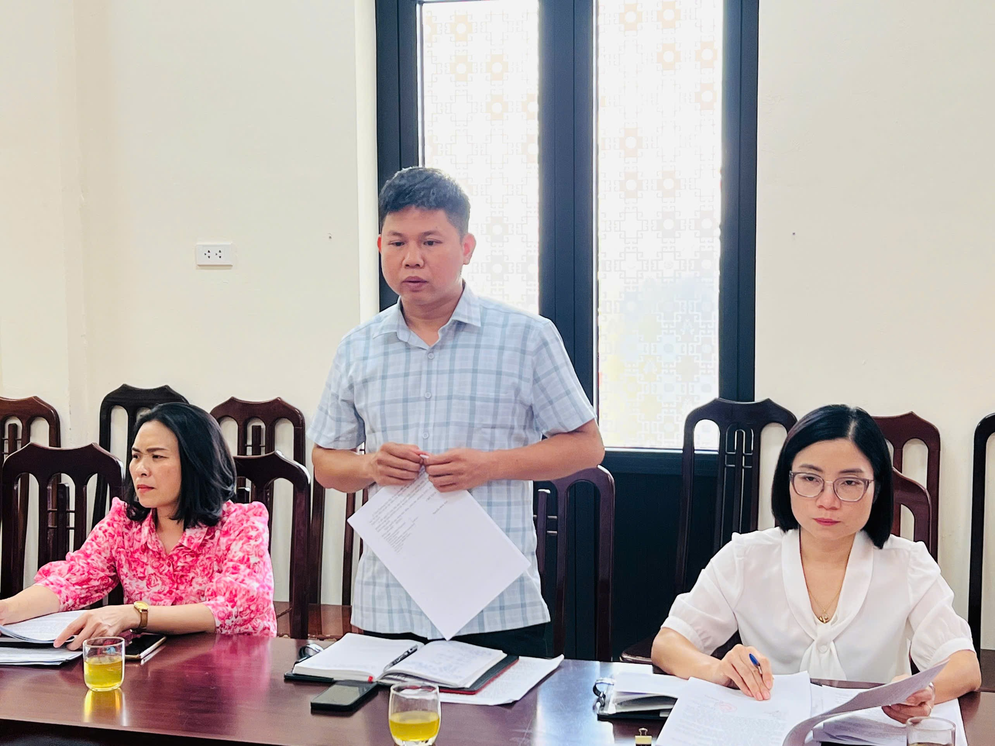 Chiều ngày 19/6 Ban Kinh tế - Ngân sách HÐND xã Hát Môn tổ chức hội nghị thẩm tra Tờ trình, Báo cáo, Để án, dự thảo Nghị quyết của UBND xã thuộc linh vực kinh tế, ngân sách trình tại kỳ hop thứ Ba HĐND xã khóa XXIV, nhiệm- Ảnh 4.