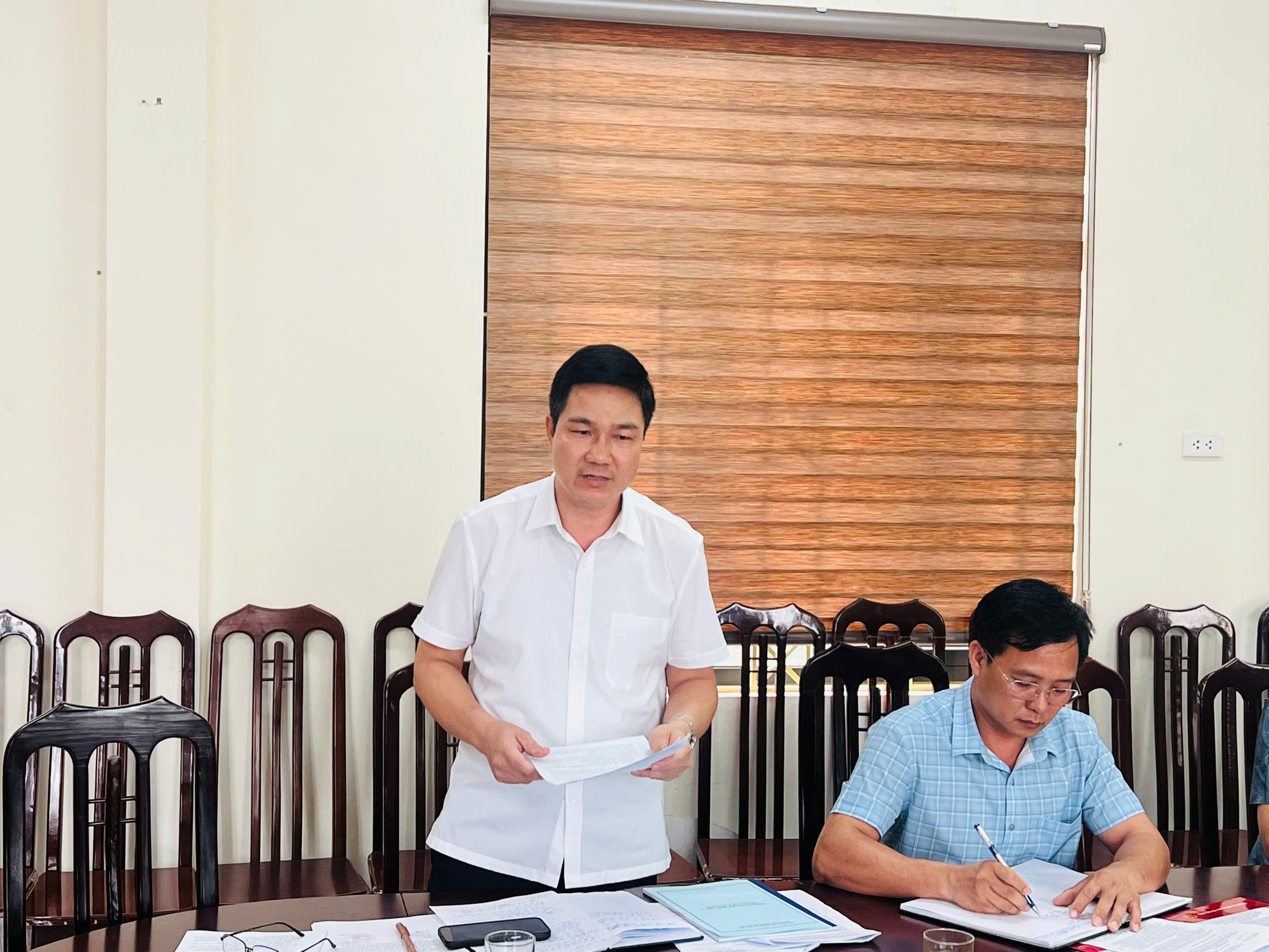 Chiều ngày 19/6 Ban Kinh tế - Ngân sách HÐND xã Hát Môn tổ chức hội nghị thẩm tra Tờ trình, Báo cáo, Để án, dự thảo Nghị quyết của UBND xã thuộc linh vực kinh tế, ngân sách trình tại kỳ hop thứ Ba HĐND xã khóa XXIV, nhiệm- Ảnh 5.