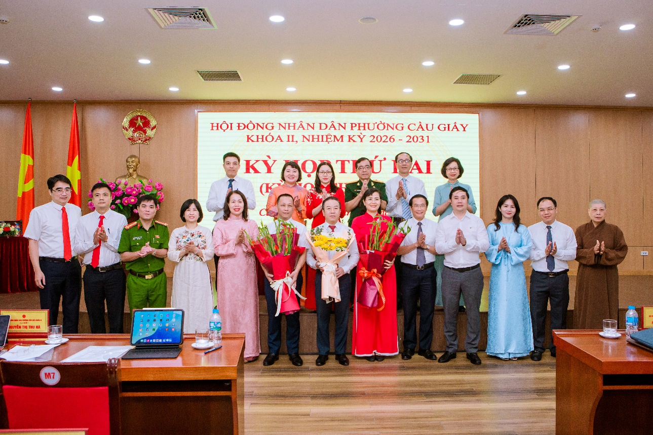 Kỳ họp chuyên đề HĐND phường Cầu Giấy thông qua nhiều quyết sách quan trọng, kiện toàn tổ chức bộ máy- Ảnh 5.