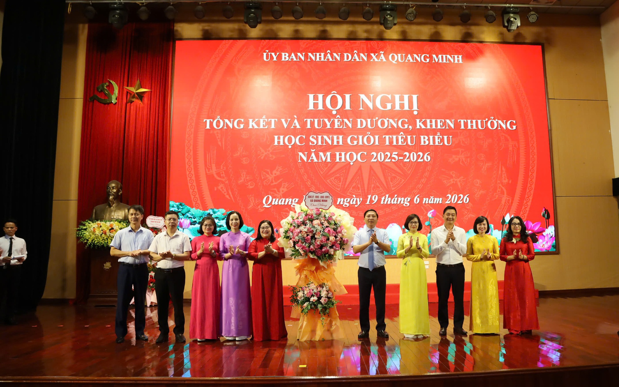 QUANG MINH TUYÊN DƯƠNG HÀNG TRĂM GIÁO VIÊN, HỌC SINH TIÊU BIỂU NĂM HỌC 2025 – 2026