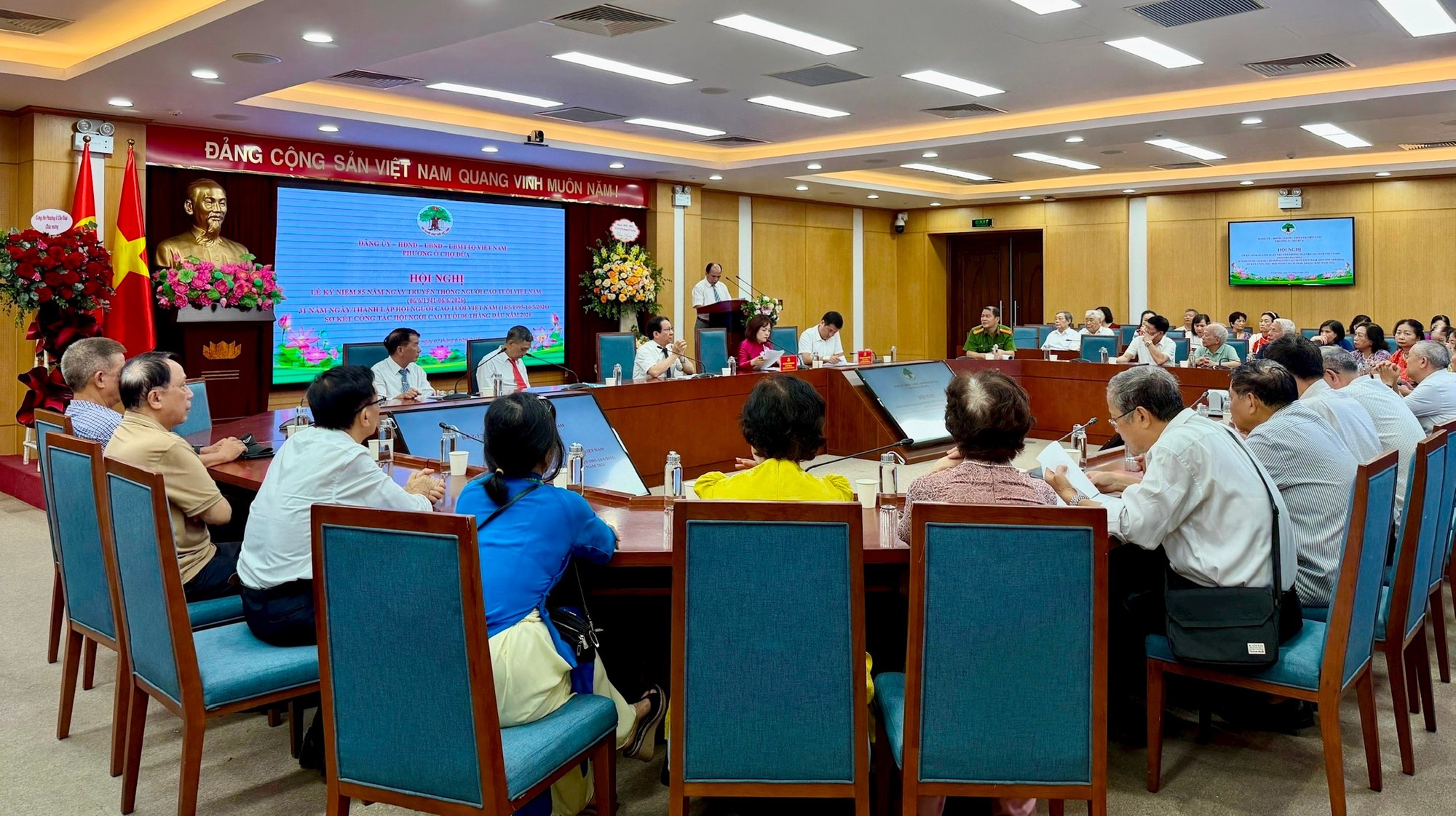 Phường Ô Chợ Dừa kỷ niệm 85 năm Ngày truyền thống Người cao tuổi Việt Nam- Ảnh 1.
