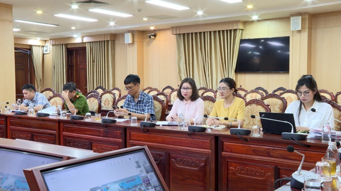 Đồng chí Đồng Thị Nga-UV BTV, Phó Chủ tịch UBND xã chủ trì điểm cầu xã Hoài Đức dự hội nghị trực tuyến toàn quốc về công tác tổ chức Kỳ thi tốt nghiệp THPT năm 2026- Ảnh 2.
