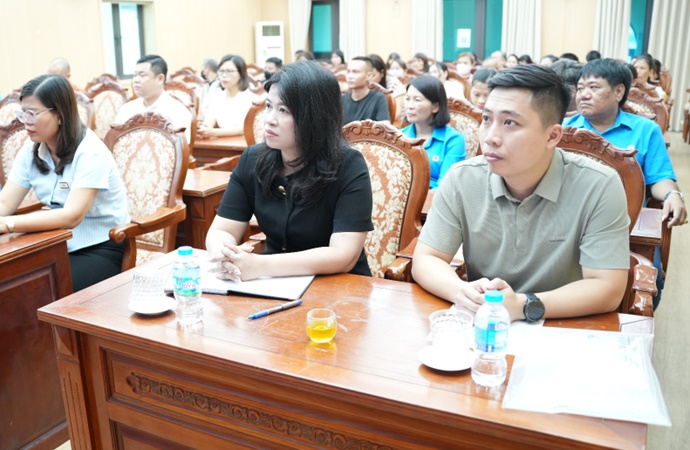 Công đoàn xã Hoài Đức công bố Quyết định thành lập công đoàn cơ sở và trao quà cho đoàn viên khó khăn- Ảnh 2.