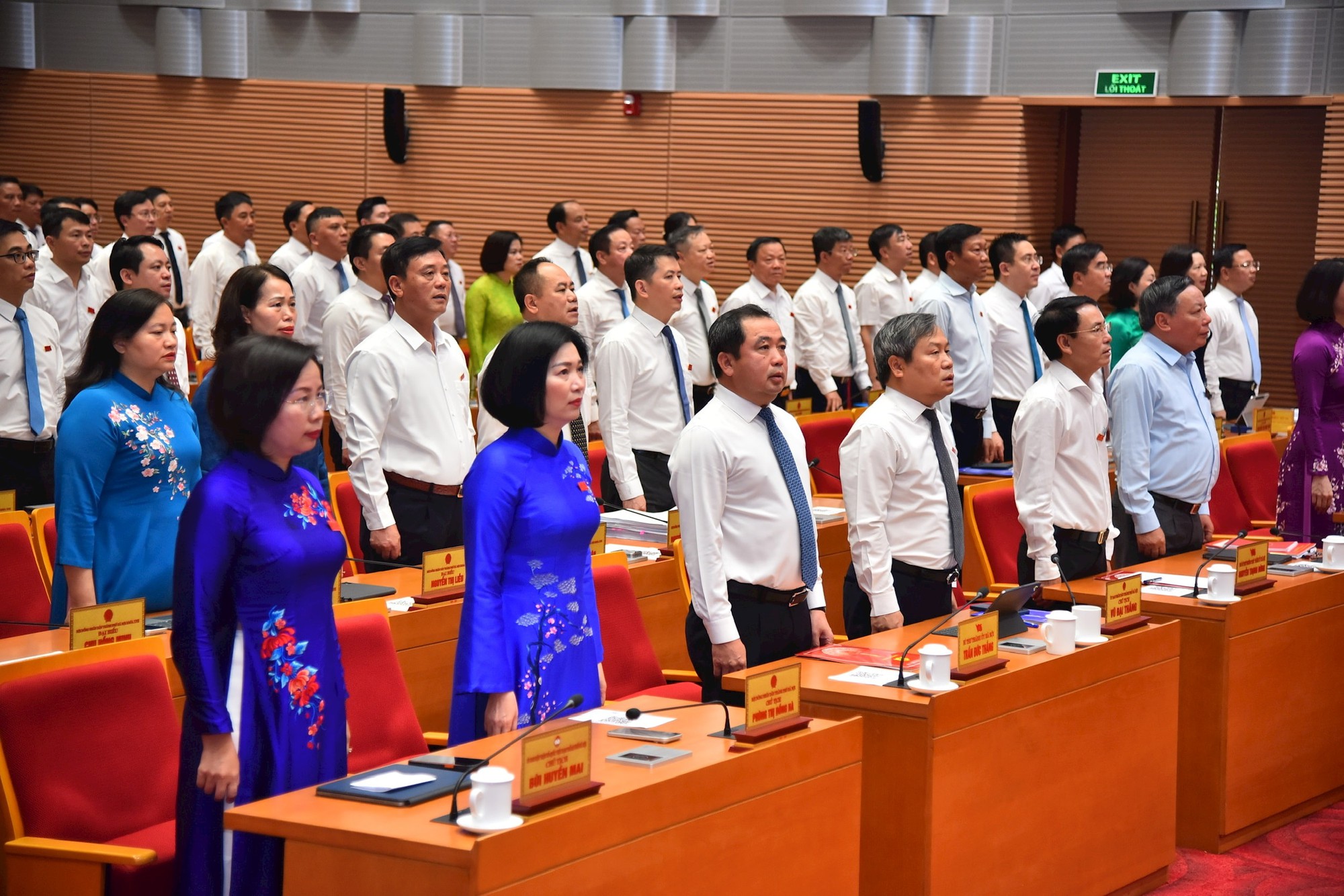Khai mạc kỳ họp thứ ba, HĐND thành phố Hà Nội khóa XVII: Kịp thời triển khai thi hành Luật Thủ đô năm 2026- Ảnh 1.