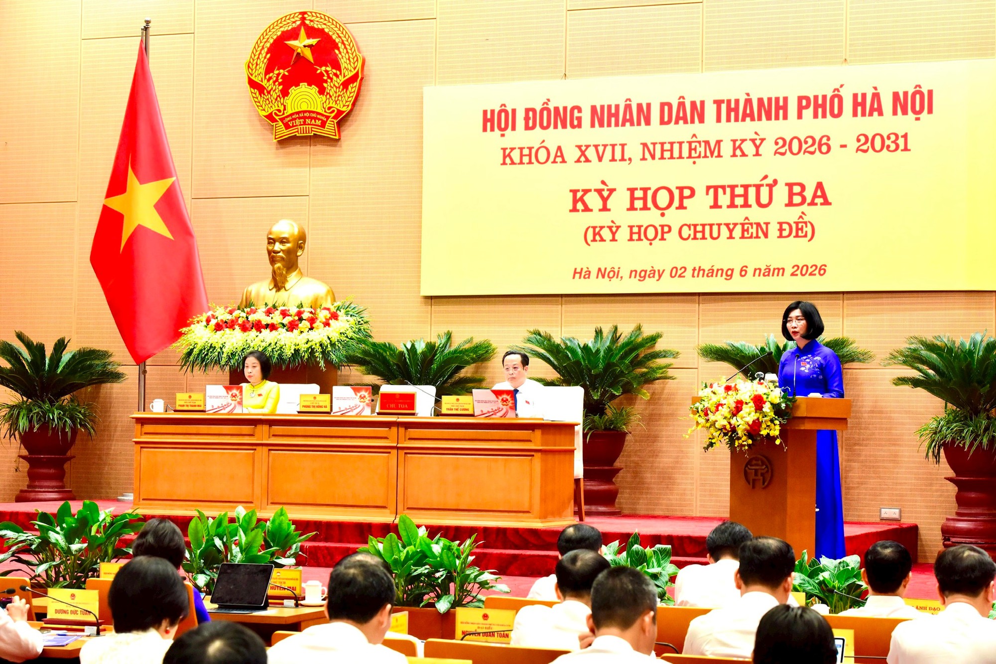 Khai mạc kỳ họp thứ ba, HĐND thành phố Hà Nội khóa XVII: Kịp thời triển khai thi hành Luật Thủ đô năm 2026- Ảnh 3.