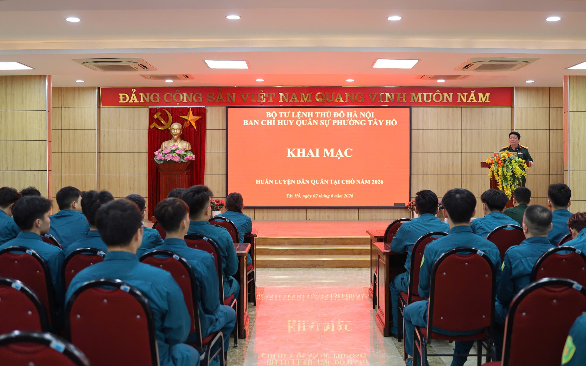 Phường Tây Hồ khai mạc huấn luyện Dân quân tại chỗ năm 2026: Rèn bản lĩnh, siết chặt kỷ luật!